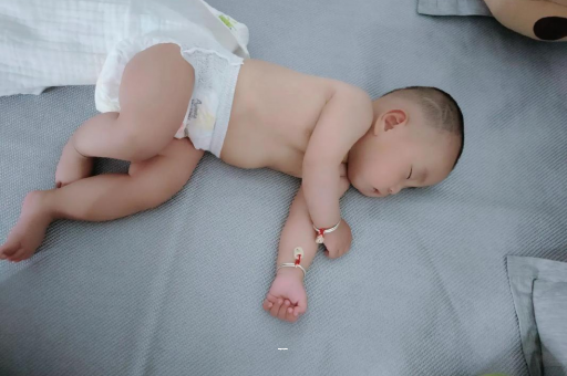 郑州宝宝突然很多眼屎